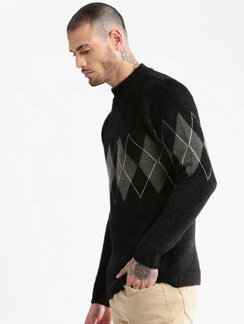 men long sleeved geometric pullover - 20960849 -  Standard Image - 1