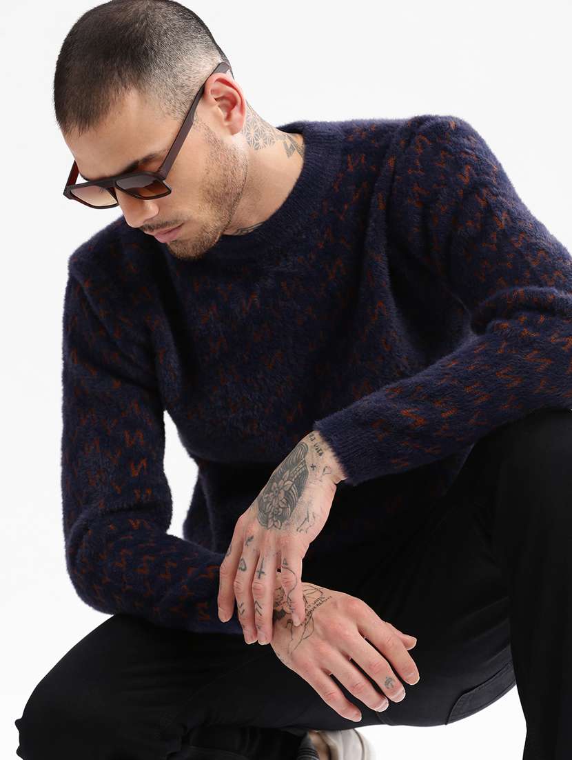 men long sleeved self design pullover - 20960853 -  Standard Image - 4