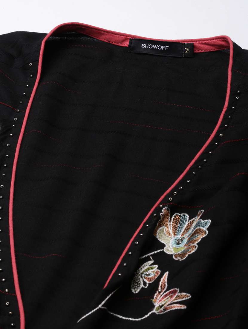women black overlap neck a-line kurta - 20960879 - Standard Image - 6
