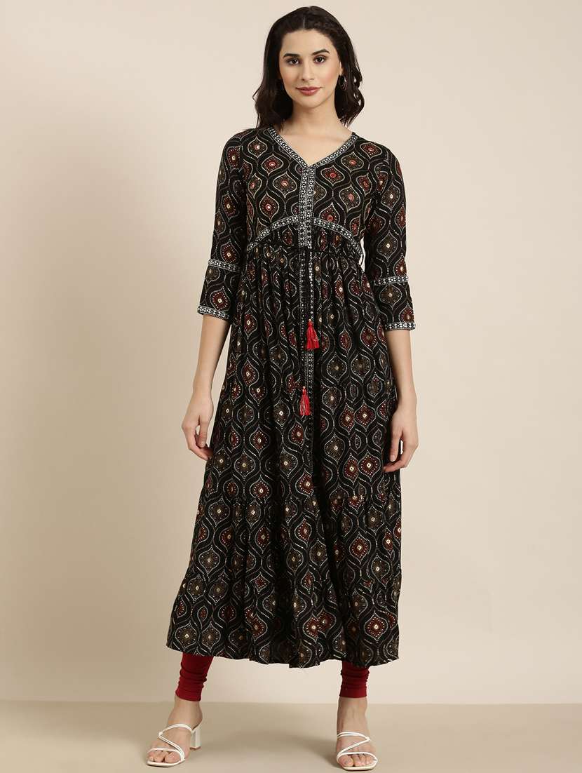 women black v neck flared kurta