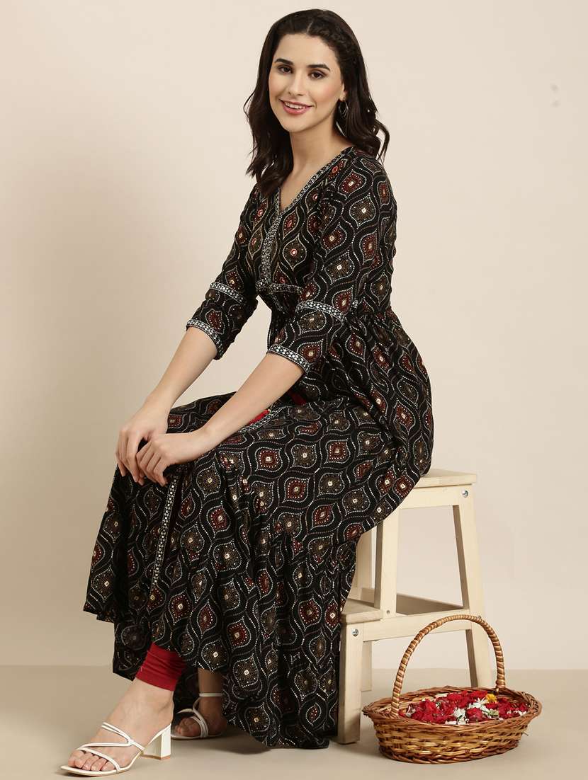 women black v neck flared kurta - 20961018 -  Standard Image - 4