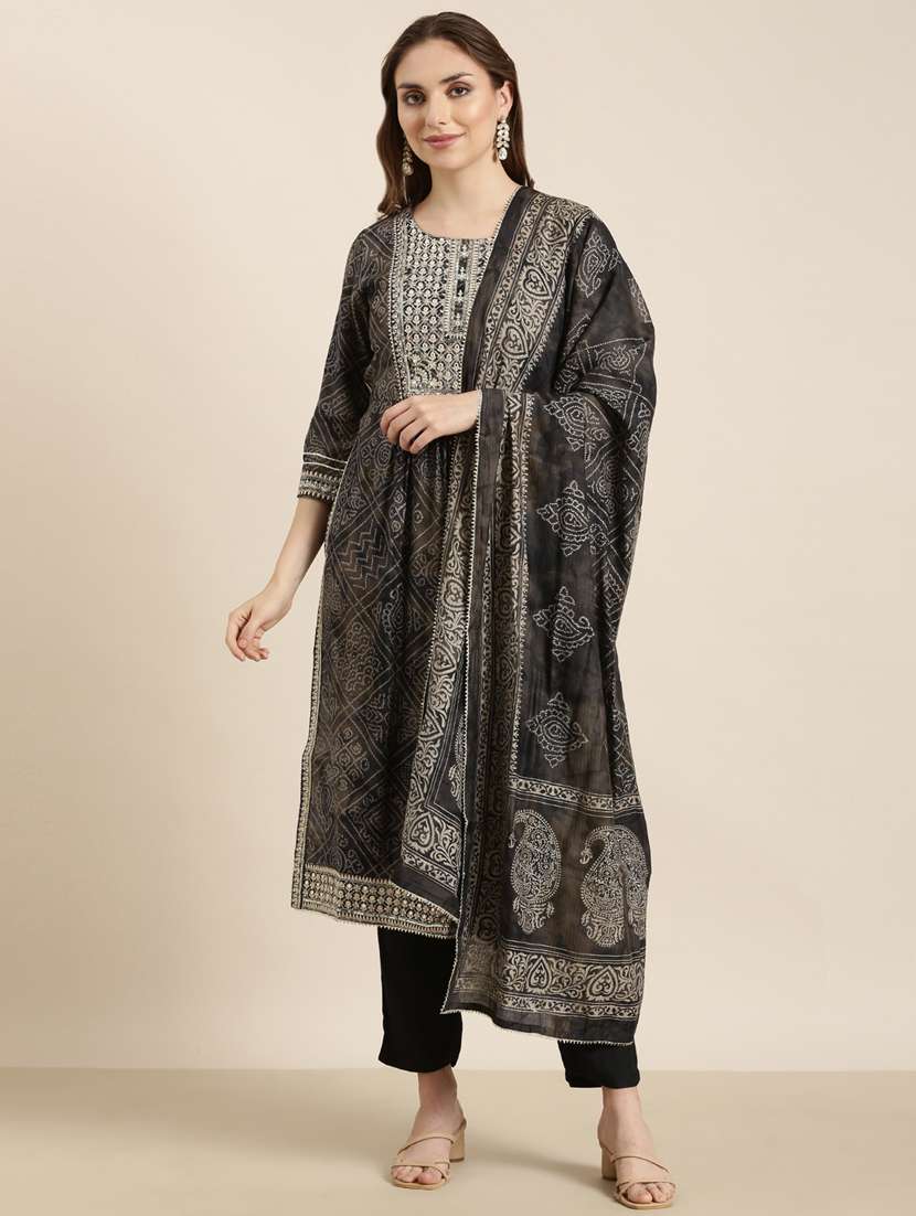 women bandhani round neck kurta pant set with dupatta