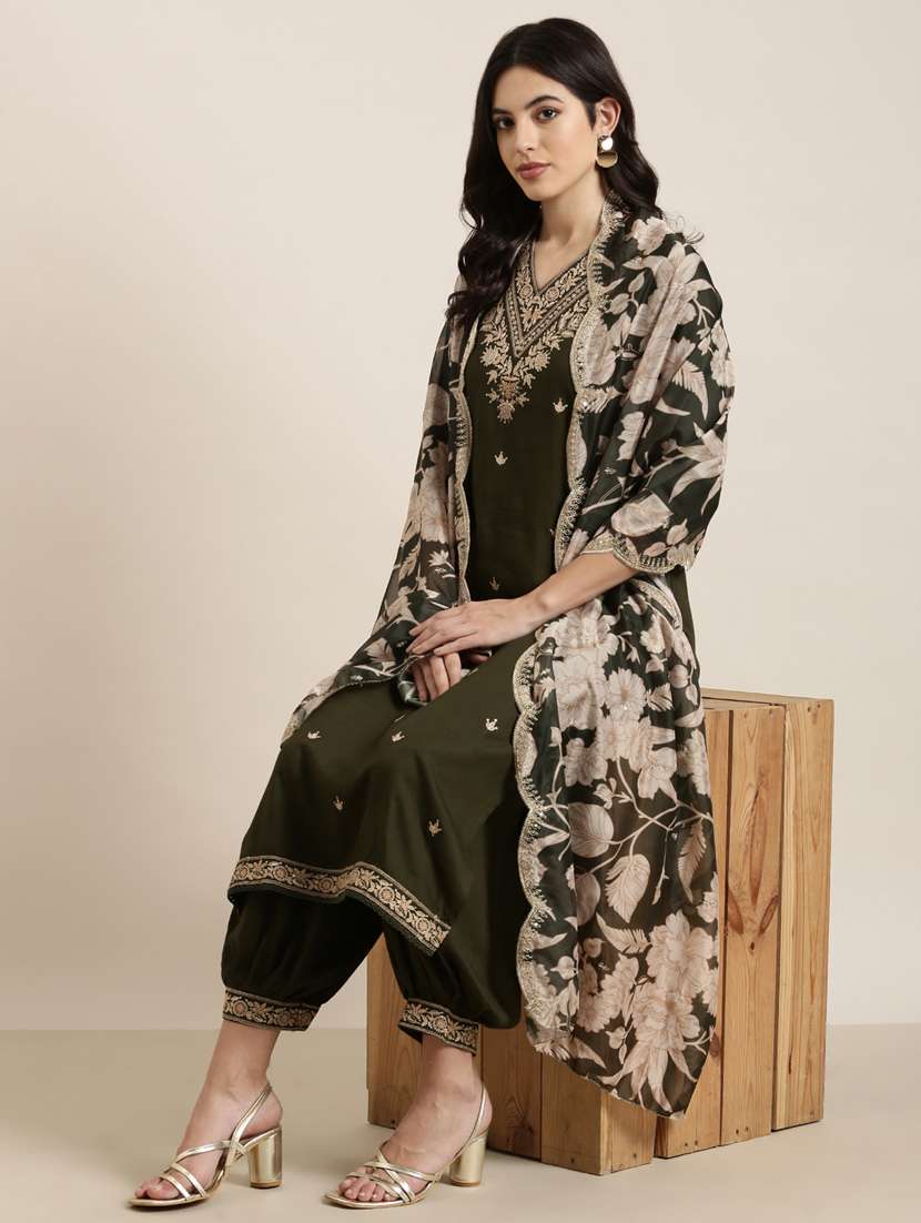 women embroidered kurta salwar set with dupatta - 20961150 -  Standard Image - 4