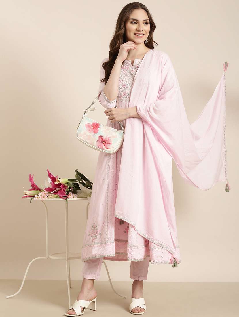 women embroidered kurta pant set with duptata - 20961187 -  Standard Image - 4