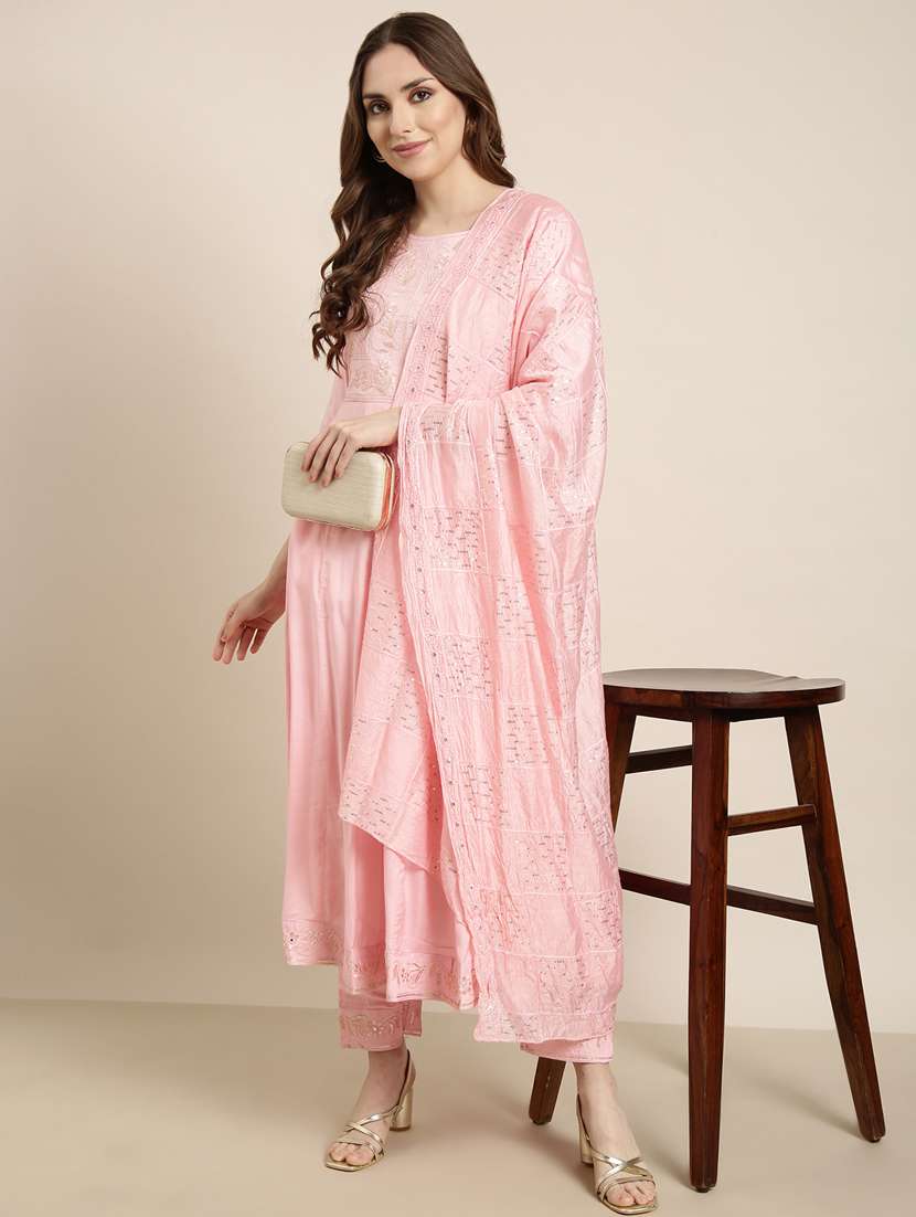 women embroidered kurta pant set with dupatta - 20961194 -  Standard Image - 4