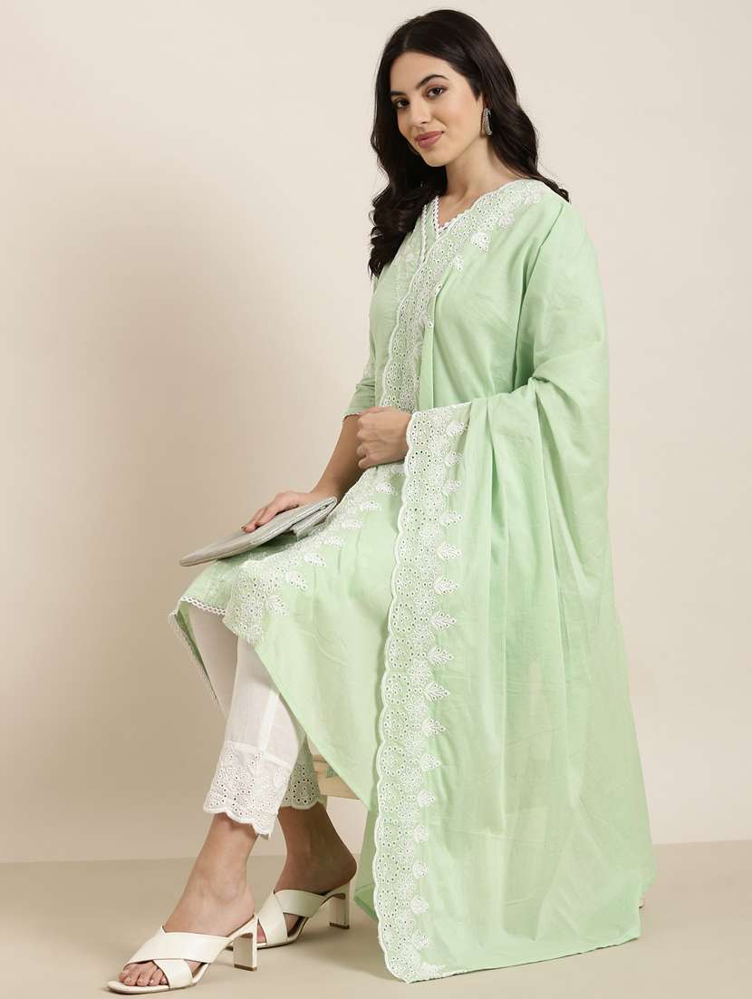 women embroidered kurta pant set with dupatta - 20961214 -  Standard Image - 4