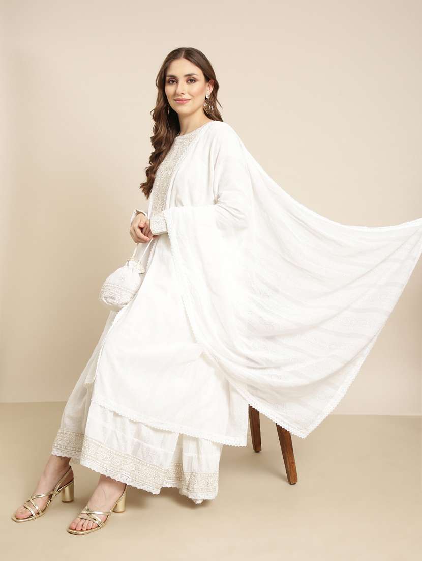 women embroidered kurta pant set with dupatta - 20961229 -  Standard Image - 4