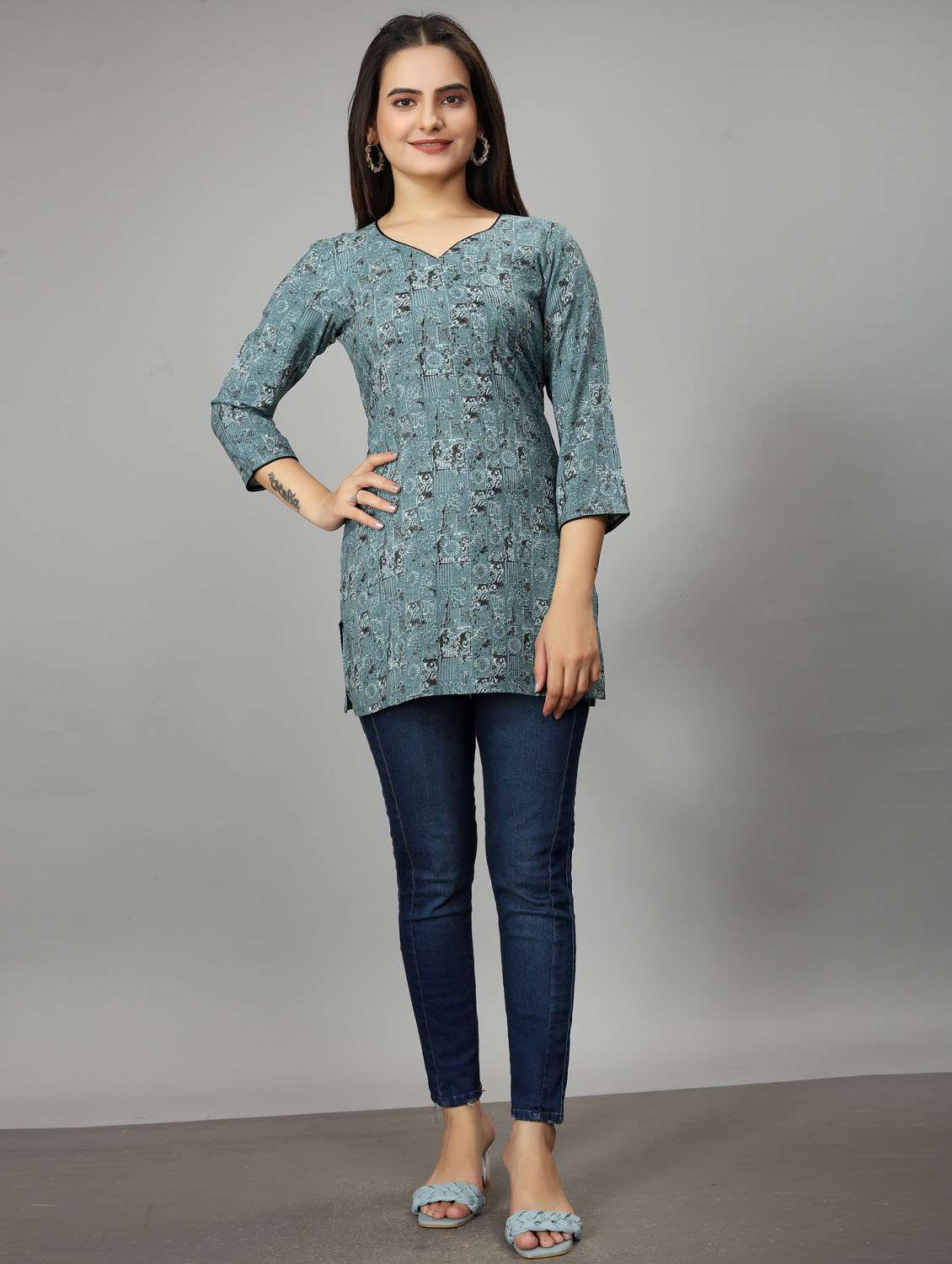women three quarter sleeve straight kurti - 20962526 -  Zoom Image - 0