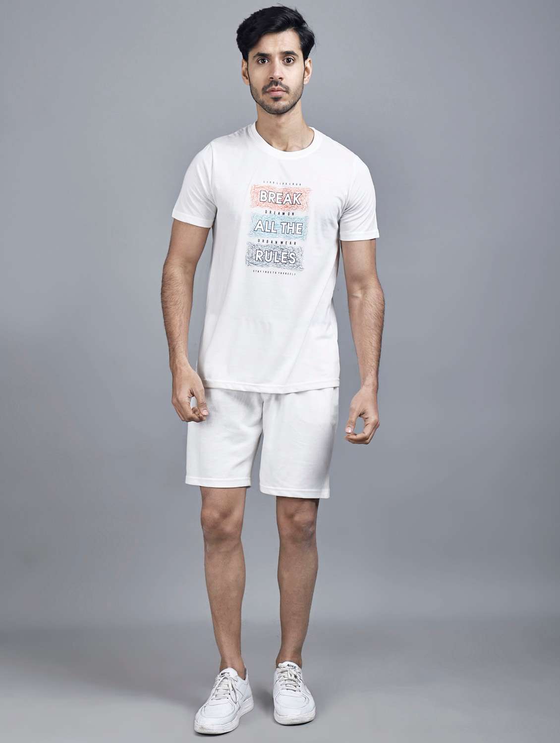 white printed detailed t-shirt & shorts set