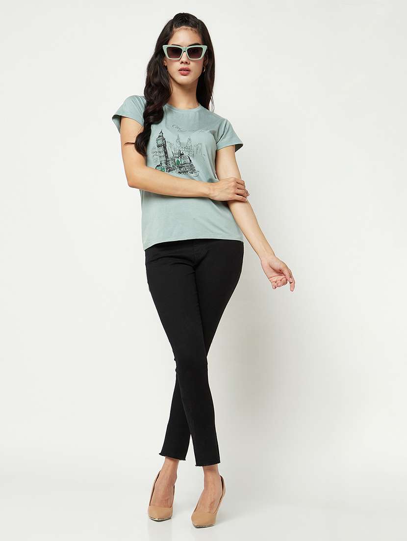 green front print detailed regular t-shirt - 20969136 -  Standard Image - 4