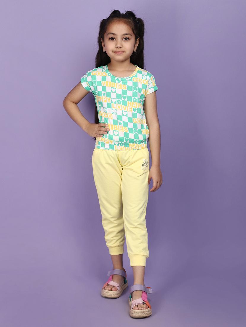 girls round neck printed regular tee - 20970536 - Standard Image - 4