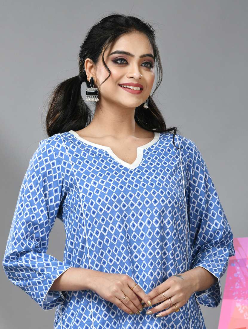 women light blue printed kurta palazzo set - 20970891 -  Standard Image - 4