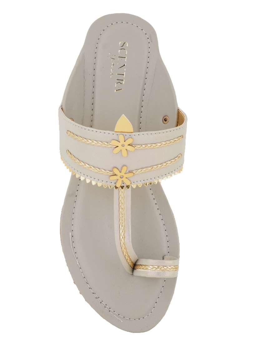 women one toe sandal - 20971433 -  Standard Image - 4