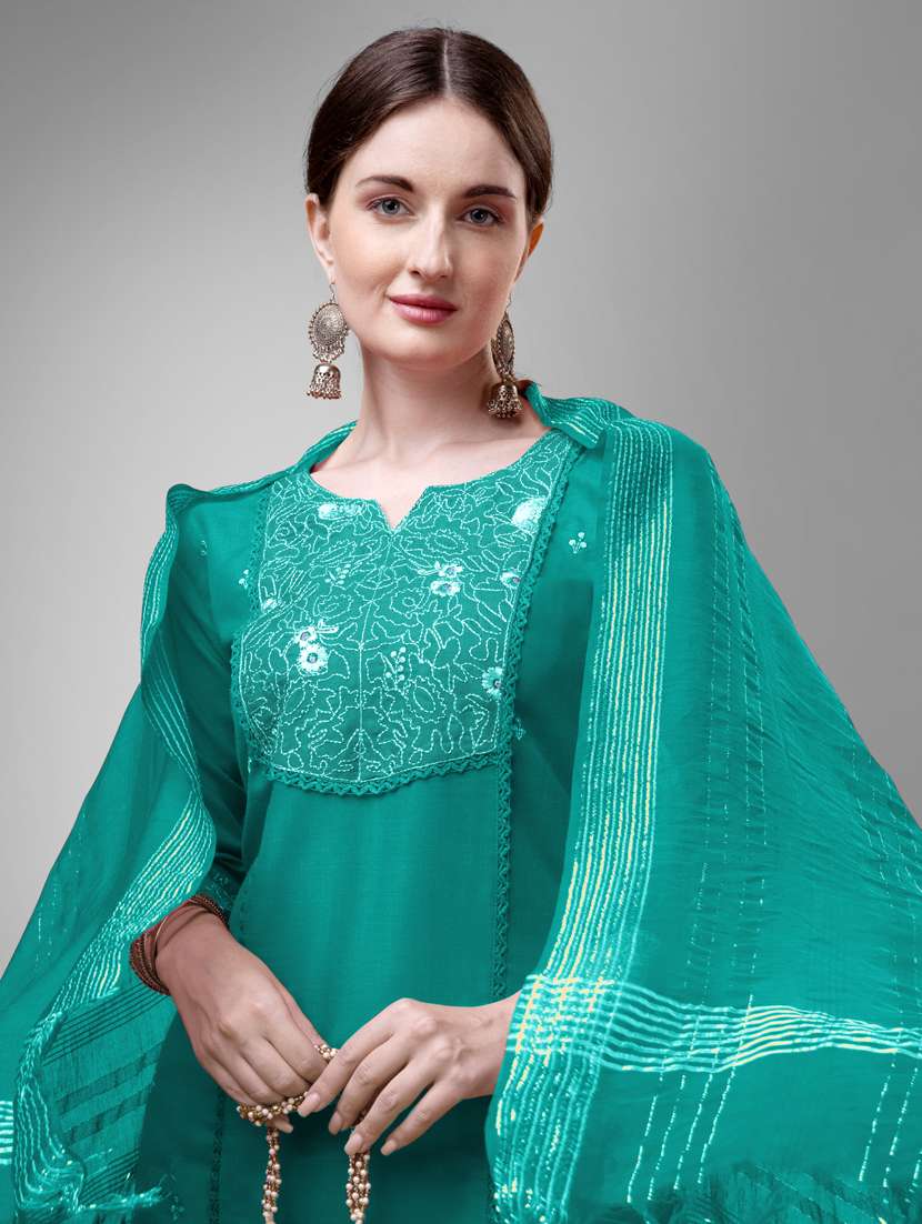 women embroidered kurta pant suit set - 20971700 - Standard Image - 4