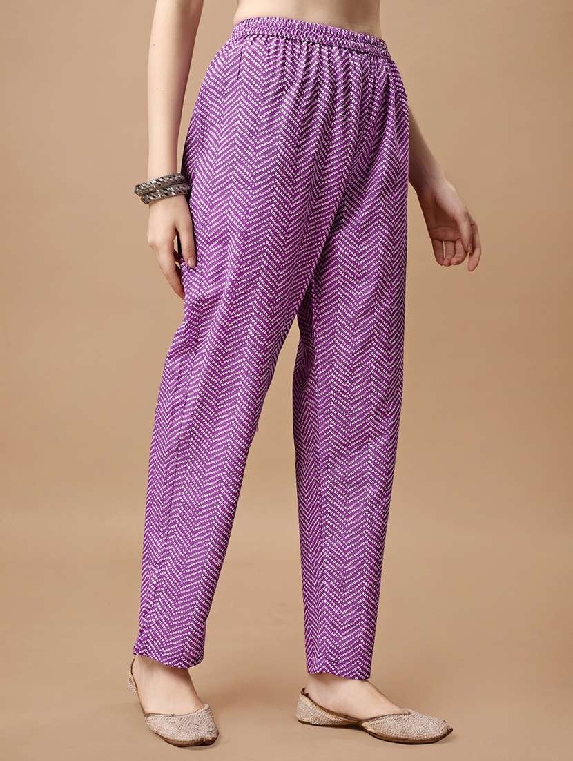 women round neck bandhani kurta pant set - 20982527 -  Standard Image - 4