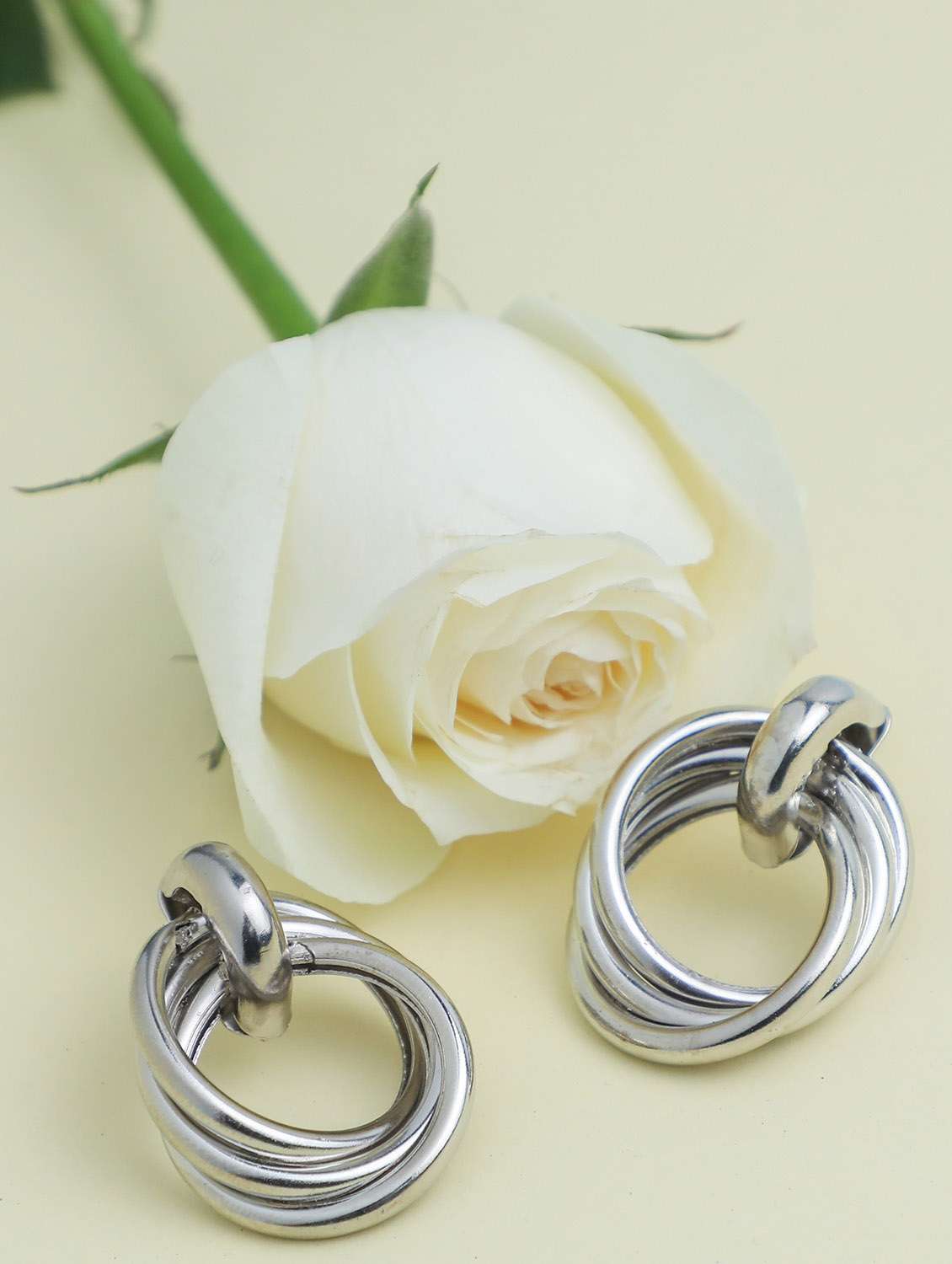 silver plated circluar studs earrings