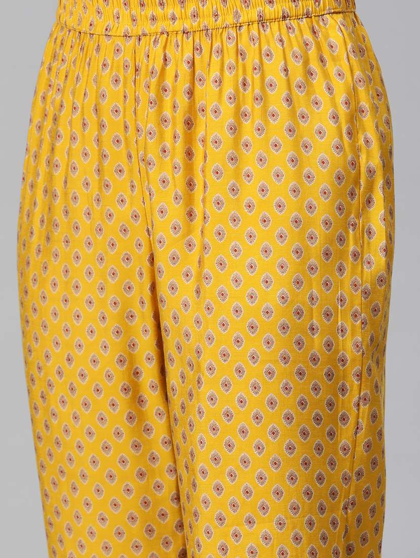 women three quarter sleeve kurta pant with dupatta set - 20999652 - Standard Image - 4