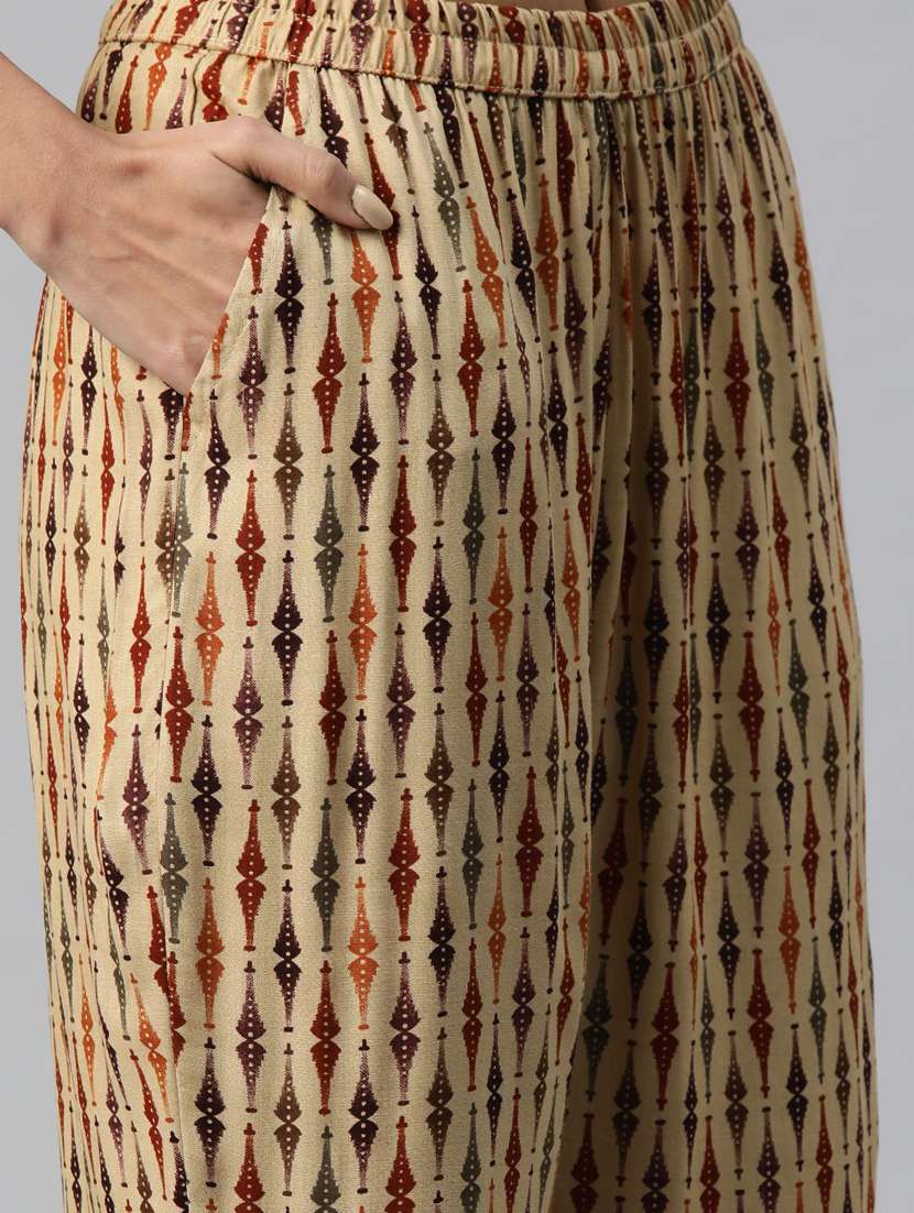 women three quarter sleeve kurta pant with dupatta set - 20999786 -  Standard Image - 4