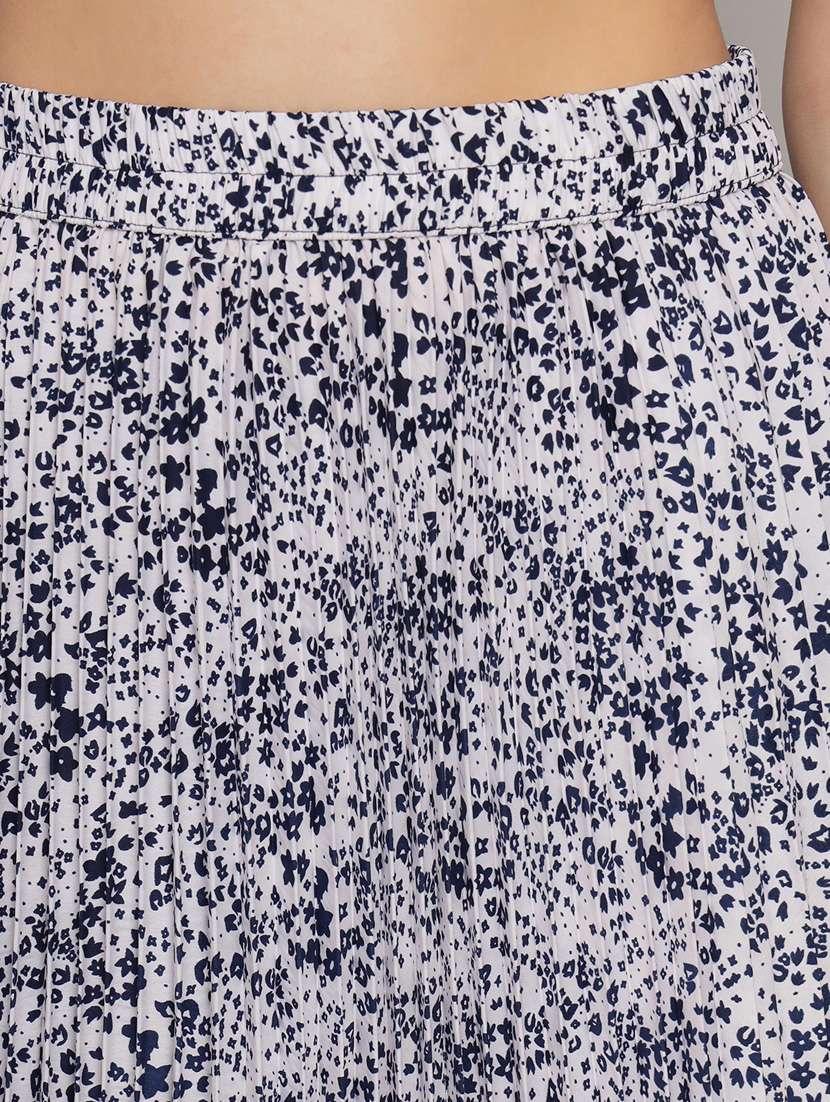 white floral printed detailed skirt - 21008443 - Standard Image - 4