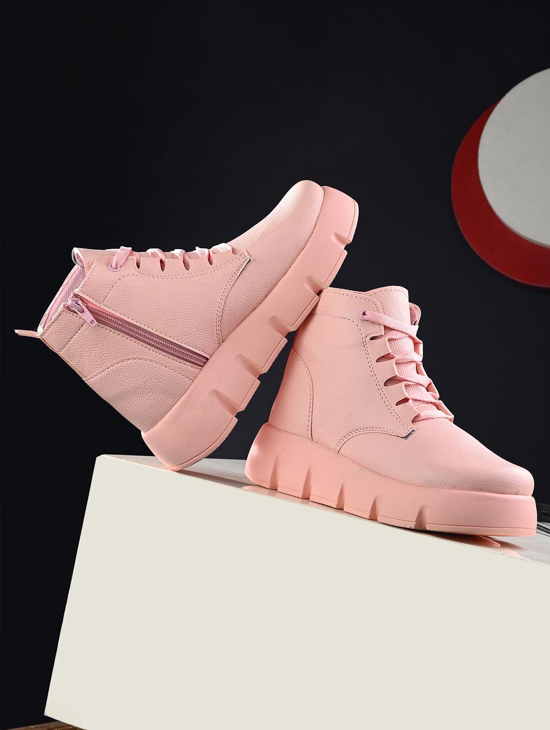 women lace up ankle lenght boot