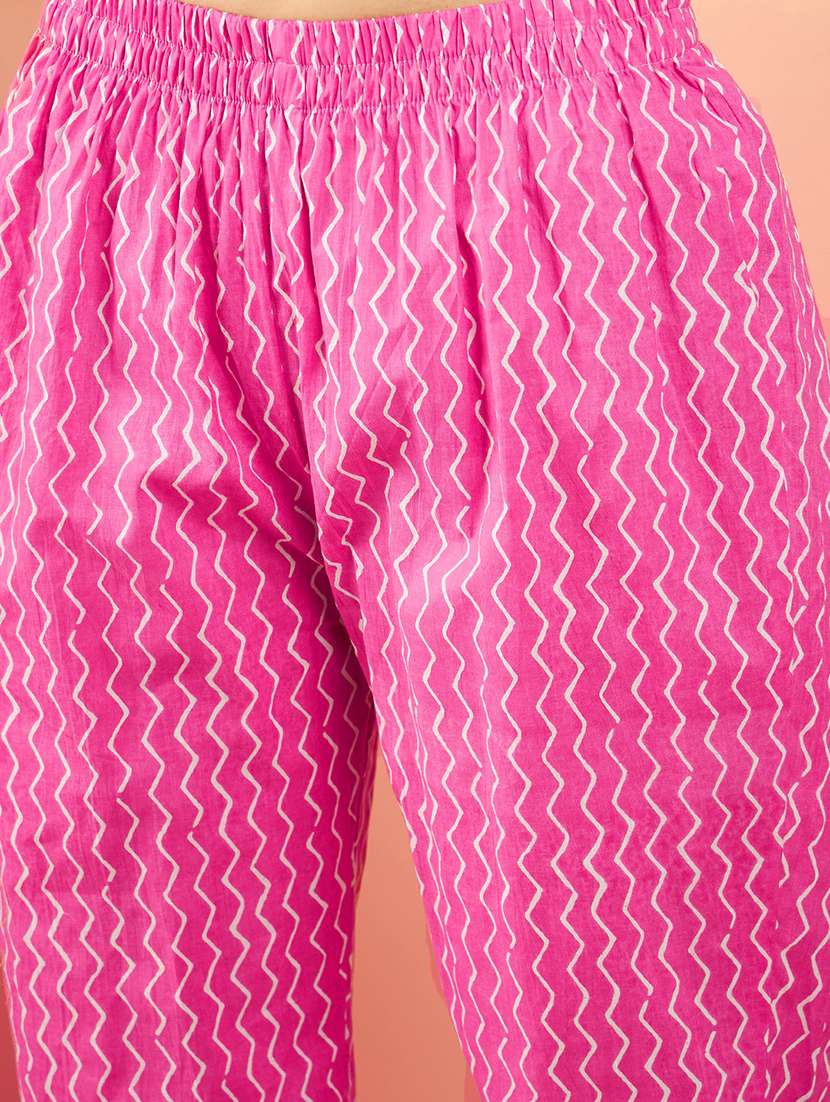women pink kurta pant set with dupatta - 21022556 - Standard Image - 4