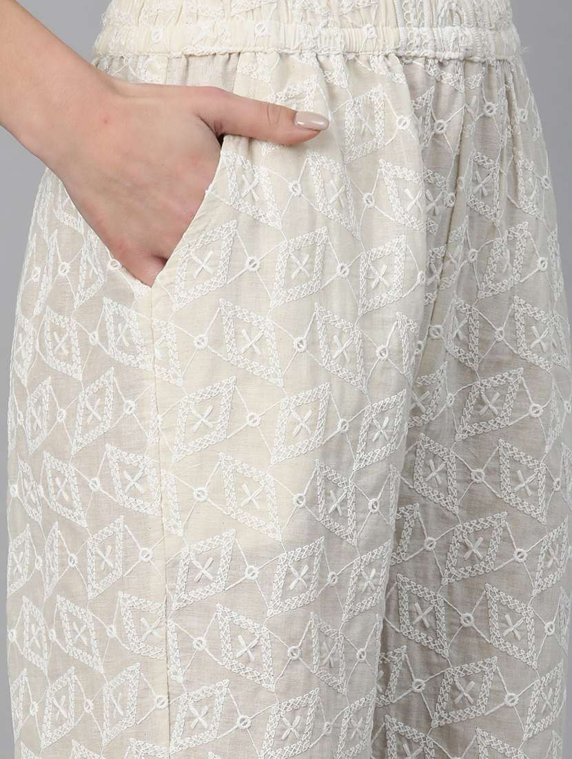 women three quarter sleeve kurta pant with dupatta set - 21031687 -  Standard Image - 4