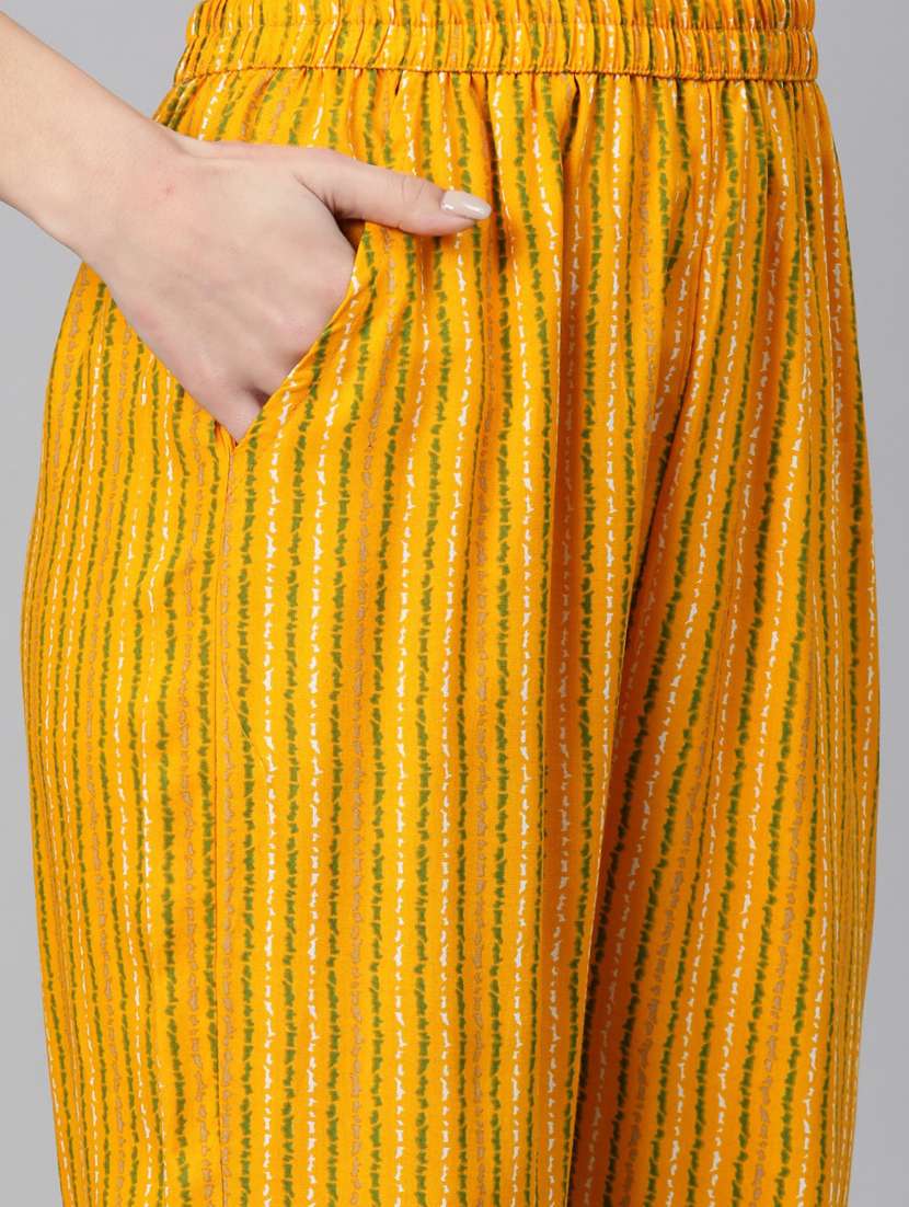 women three quarter sleeve kurta pant with dupatta set - 21031699 -  Standard Image - 4