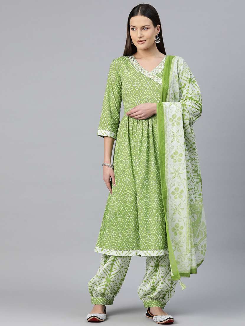 women three quarter sleeve kurta salwar with dupatta set