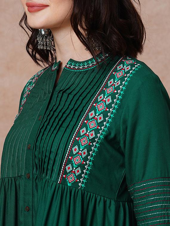 globus women green embroidered & accordion pleats yoke mandarin collar bell sleeves a-line tunic - 21034525 - Standard Image - 4