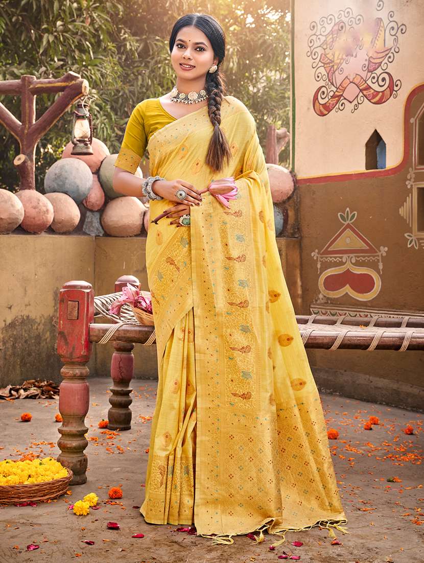 women self design banarasi saree with blouse