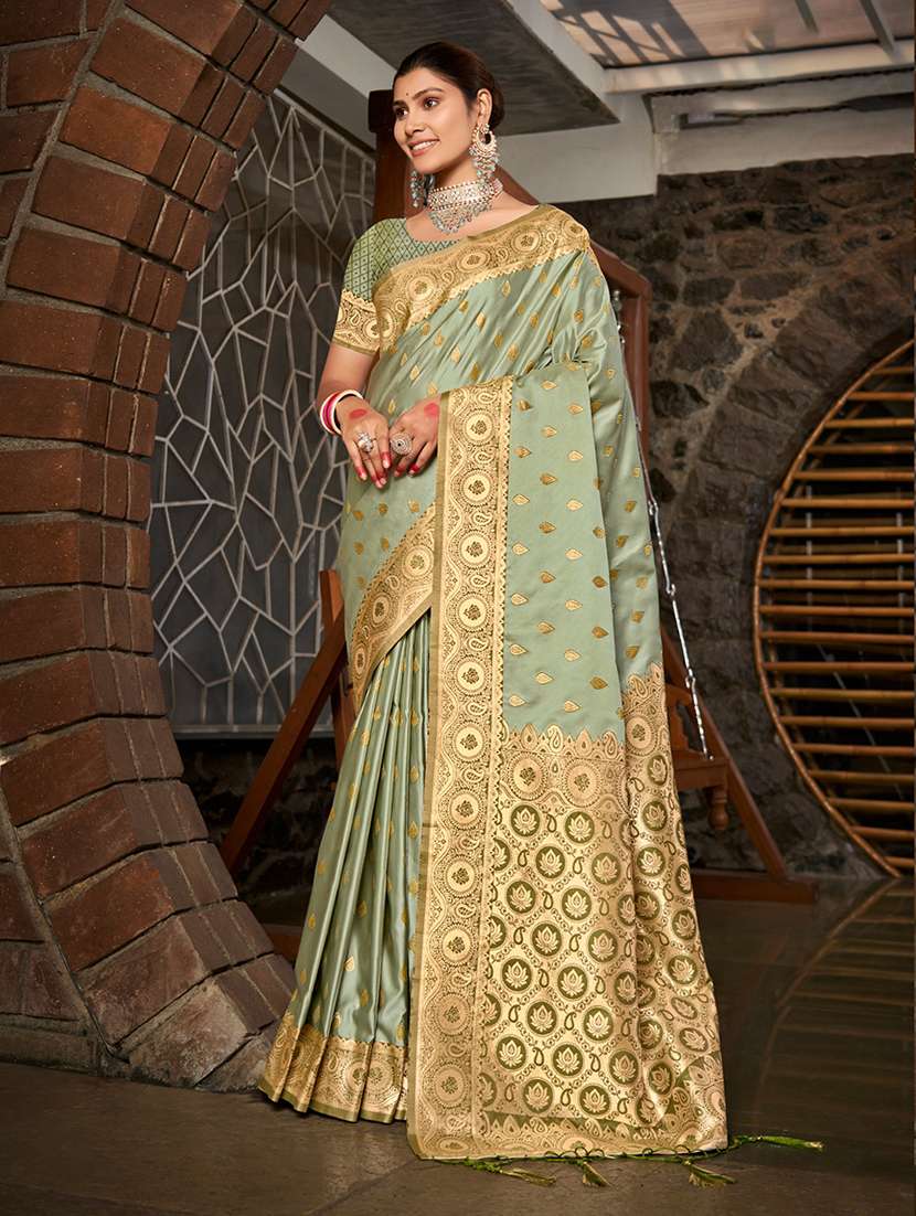 women self design banarasi saree with blouse