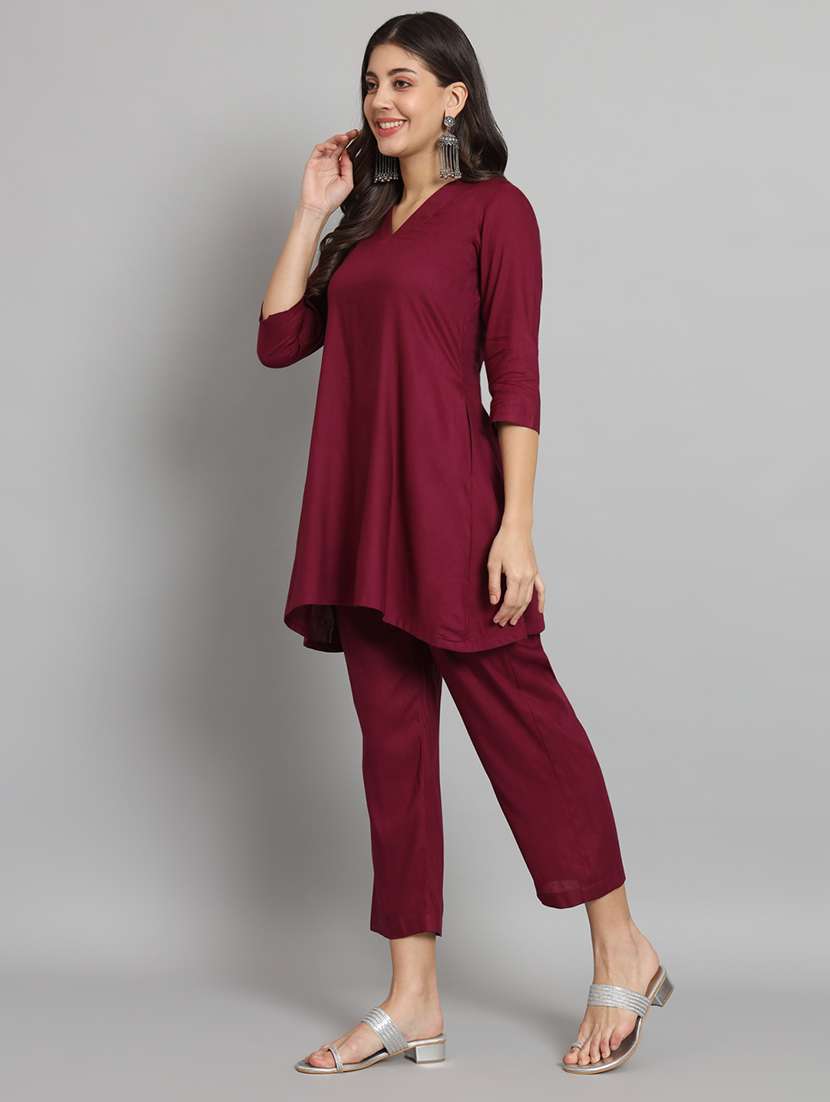 women maroon v neck kurta pant set  - 21036663 -  Standard Image - 1