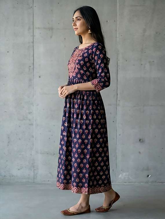 women printed three quarter sleeve kurta - 21043830 -  Standard Image - 1