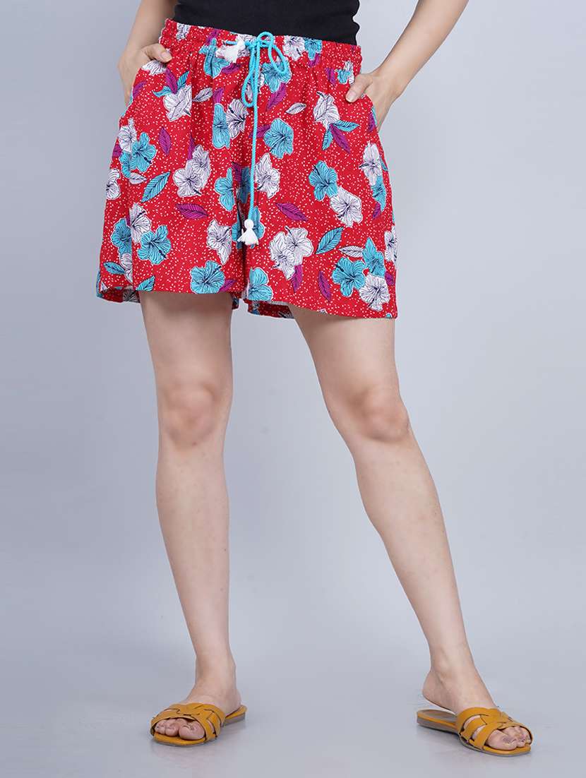 women red floral printed regular shorts