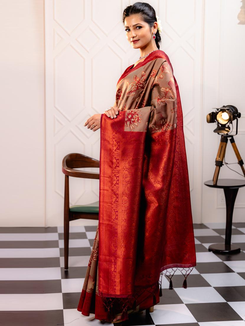 women floral printed bordered saree with blouse - 21068392 - Standard Image - 1