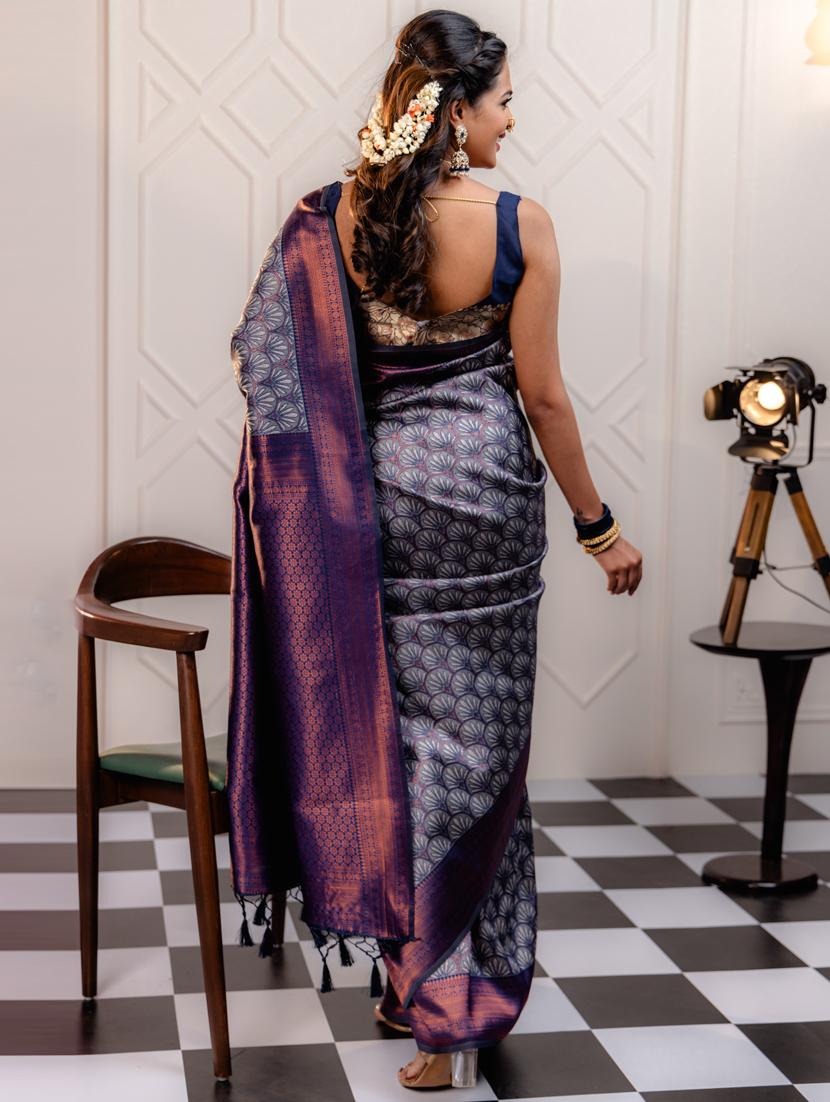 women self design bordered saree with blouse - 21068405 - Standard Image - 1