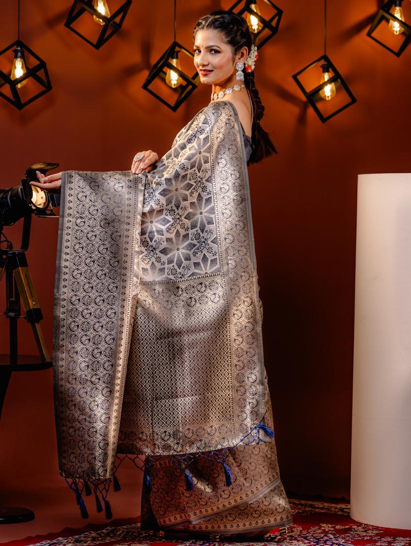 women self design kanjivaram saree with blouse - 21068417 - Standard Image - 1