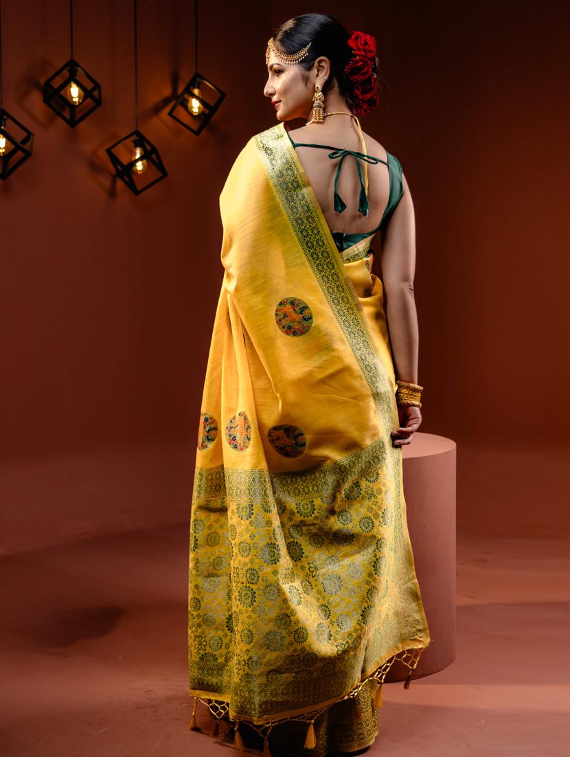 women self design bordered saree with blouse - 21068445 - Standard Image - 1