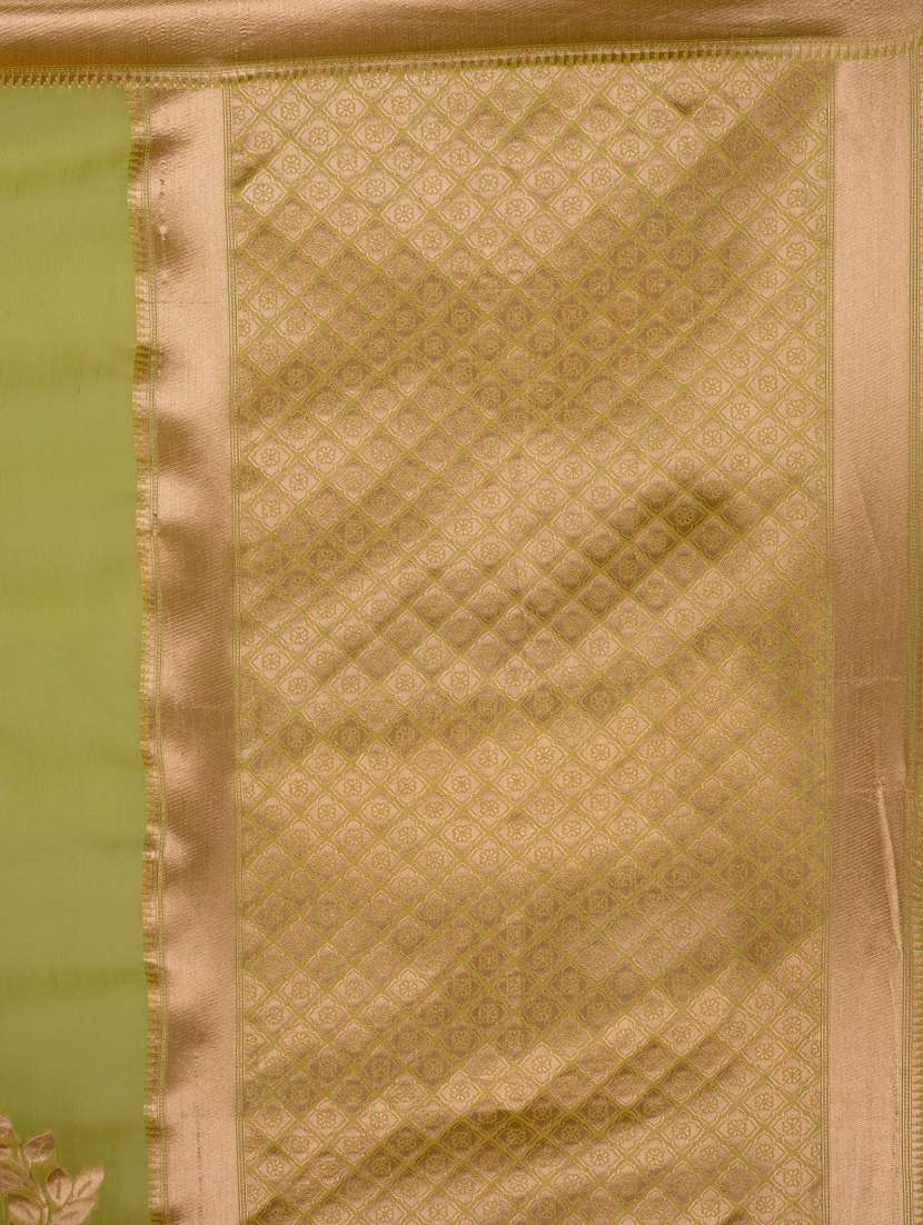 women self design banarasi saree with blouse - 21068452 -  Standard Image - 4