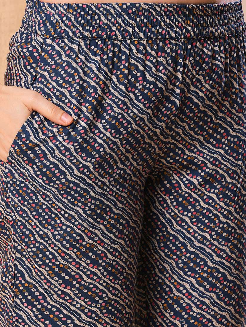 women blue v neck kurta pant set - 21069660 -  Standard Image - 4