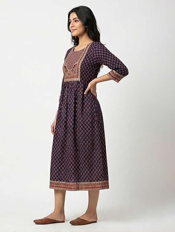 women printed three quarter sleeve kurta - 21070440 -  Standard Image - 1