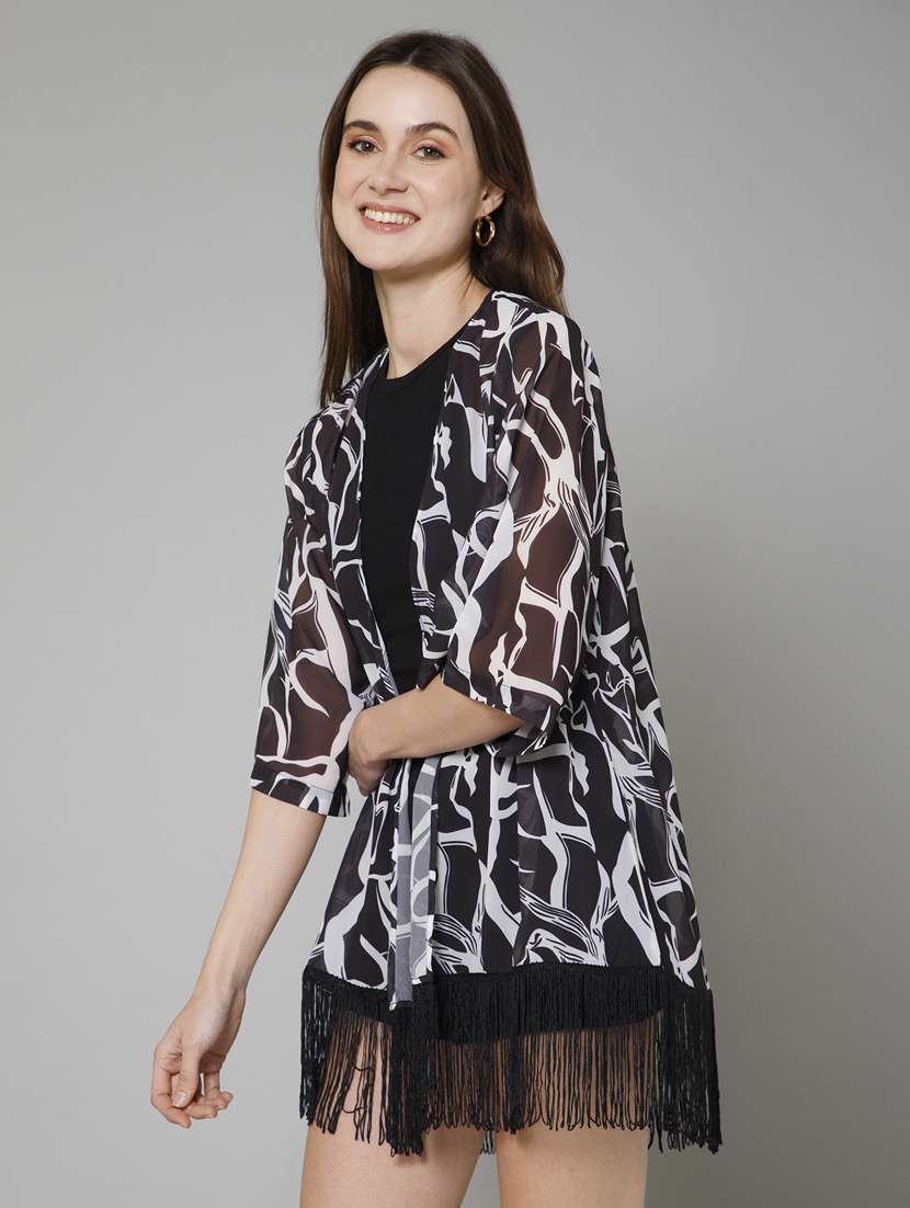 black & white printed detailed shrug - 21072215 - Standard Image - 1