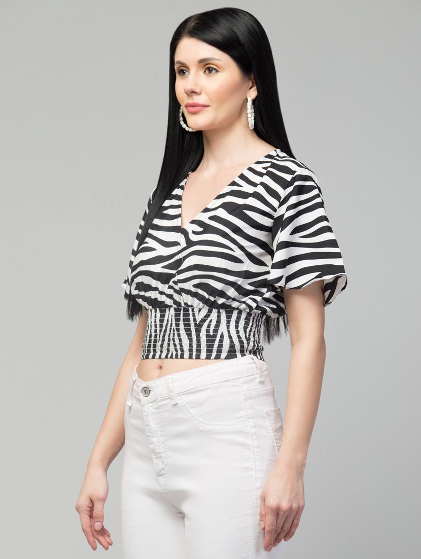 black & white printed detailed crop top - 21074495 -  Standard Image - 1