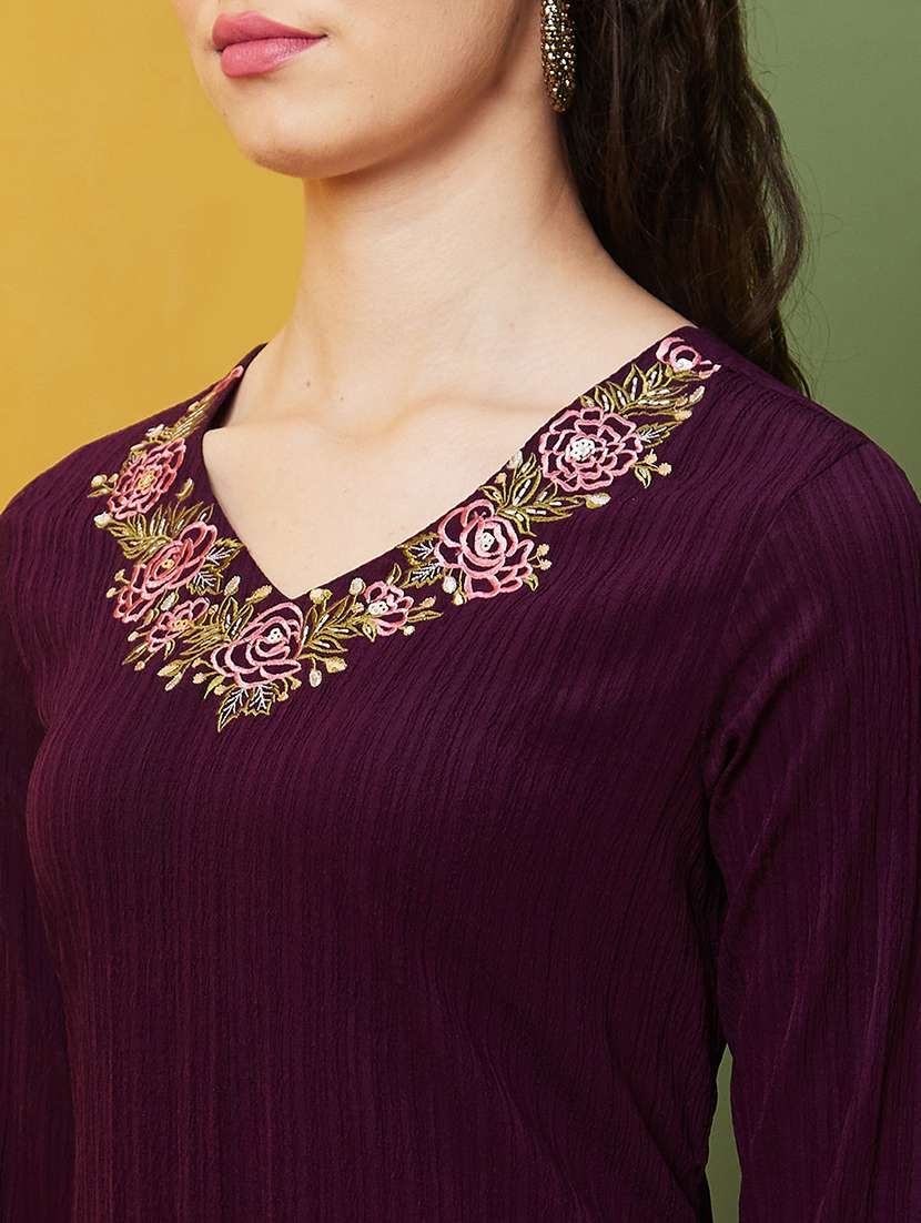 globus women purple floral embroidered v neck georgette a-line kurta with pocket - 21081860 -  Standard Image - 4