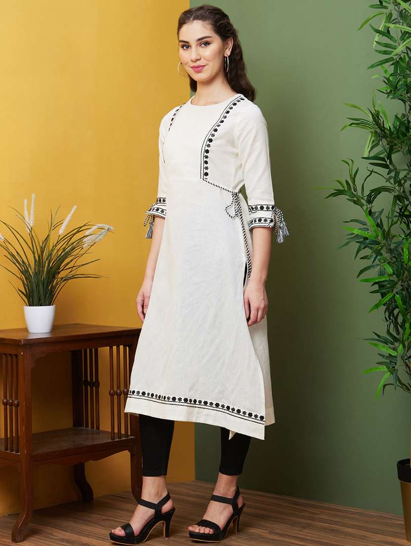 women off white round neck a-line kurta - 21081864 -  Standard Image - 1