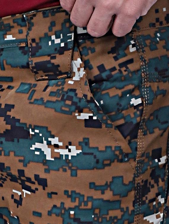 men mid-rise camouflage casual trouser - 21081992 - Standard Image - 4