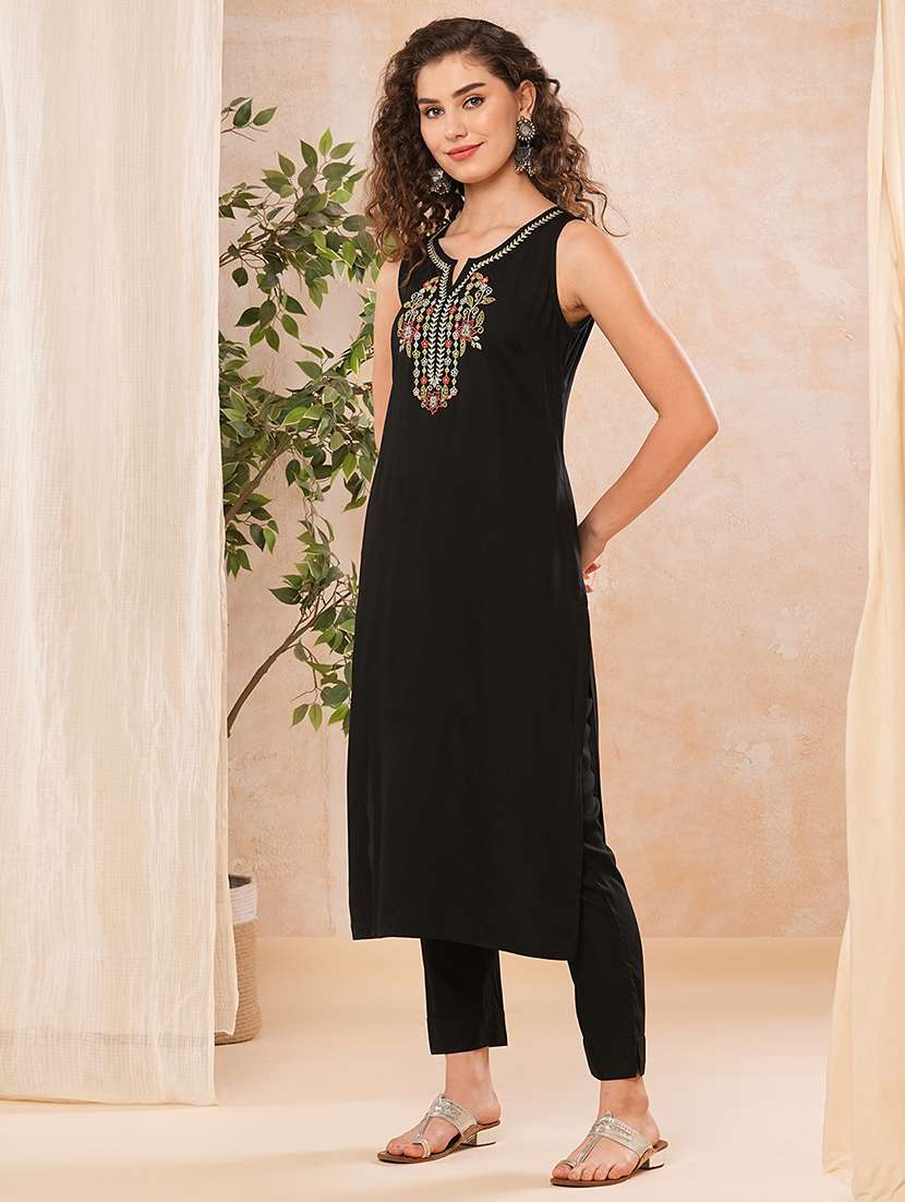 globus women black floral embroidered straight kurta & elasticated pants set - 21082076 -  Standard Image - 1