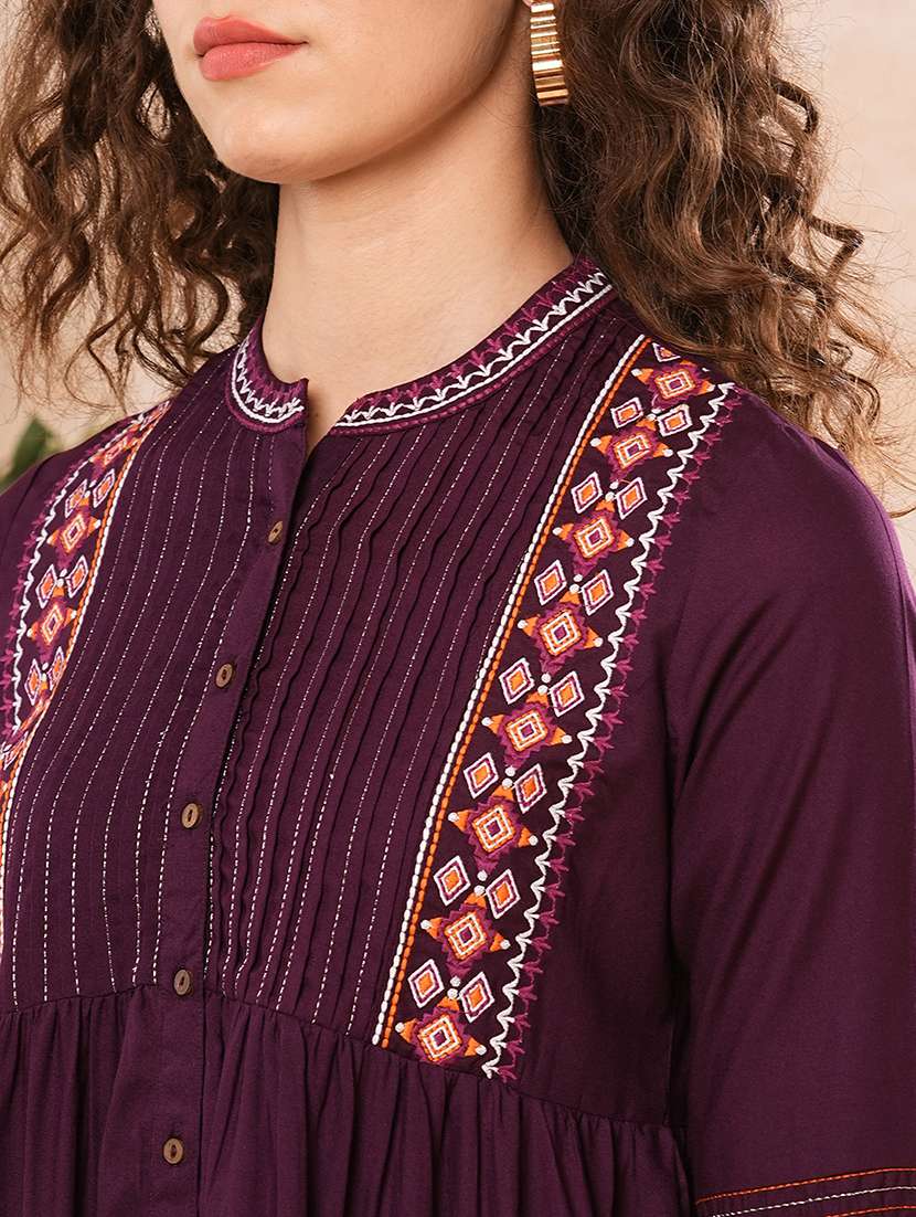 women burgundy mandarin neck top - 21082079 - Standard Image - 4