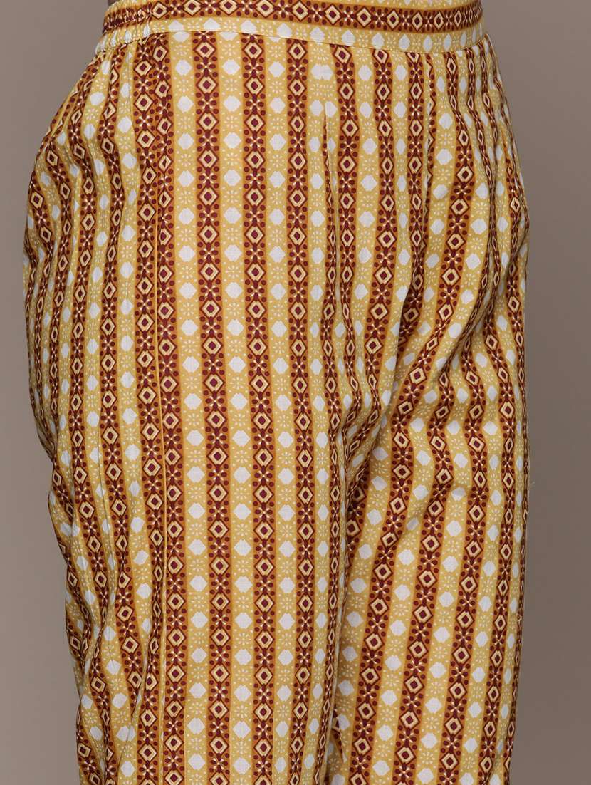 women three quarter sleeve kurta pant with dupatta set - 21087671 - Standard Image - 4