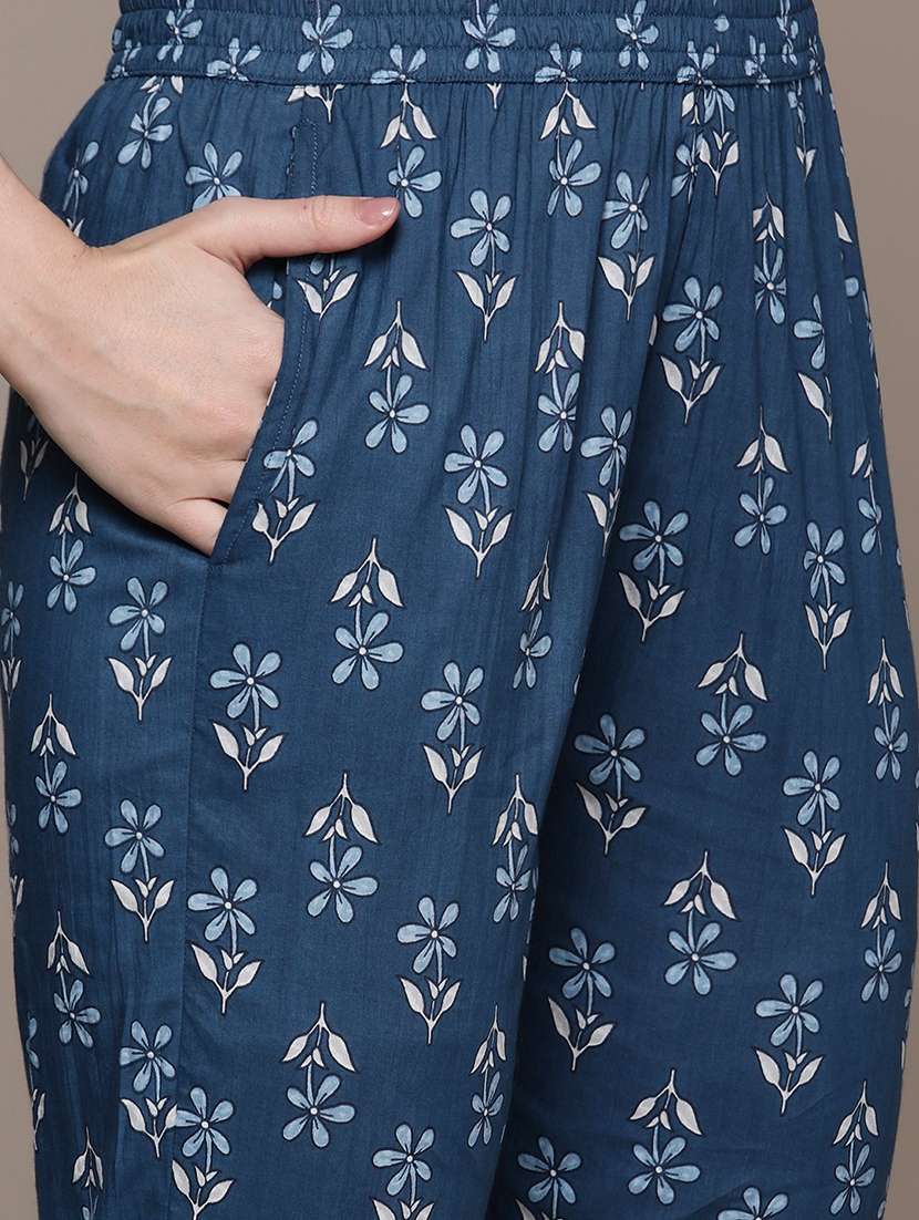 women three quarter sleeve kurta pant with dupatta set - 21087721 -  Standard Image - 4